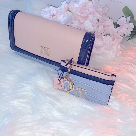 The Victoria Secret Tech Wristlet & Card Case Keychain - Picture 1 of 9